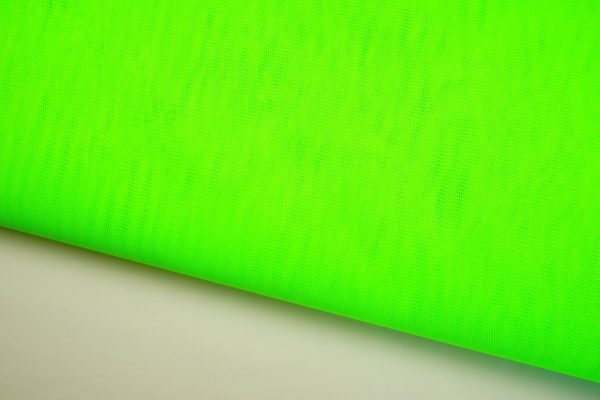 Tiul w kolorze "Fluorescent Green"