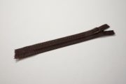 Zamek kryty - ciemny brąz, 18 cm