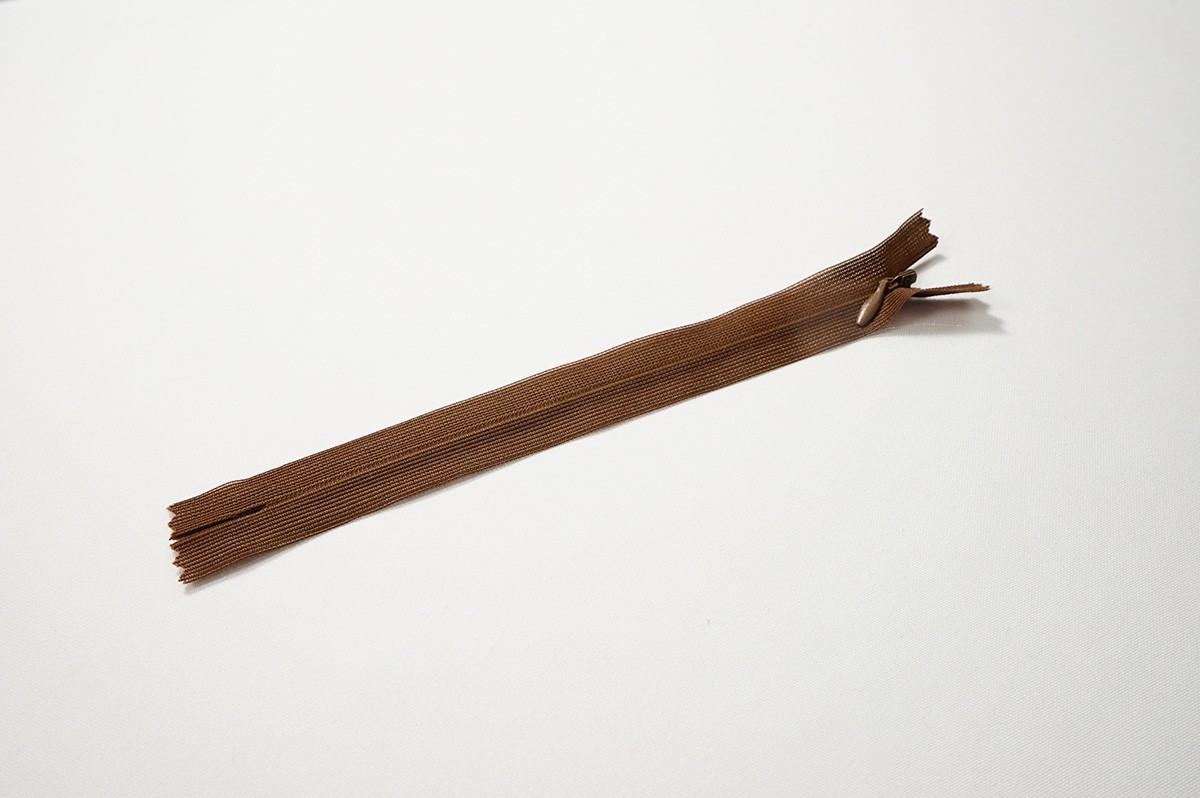 Zamek kryty - brązowy, 18 cm