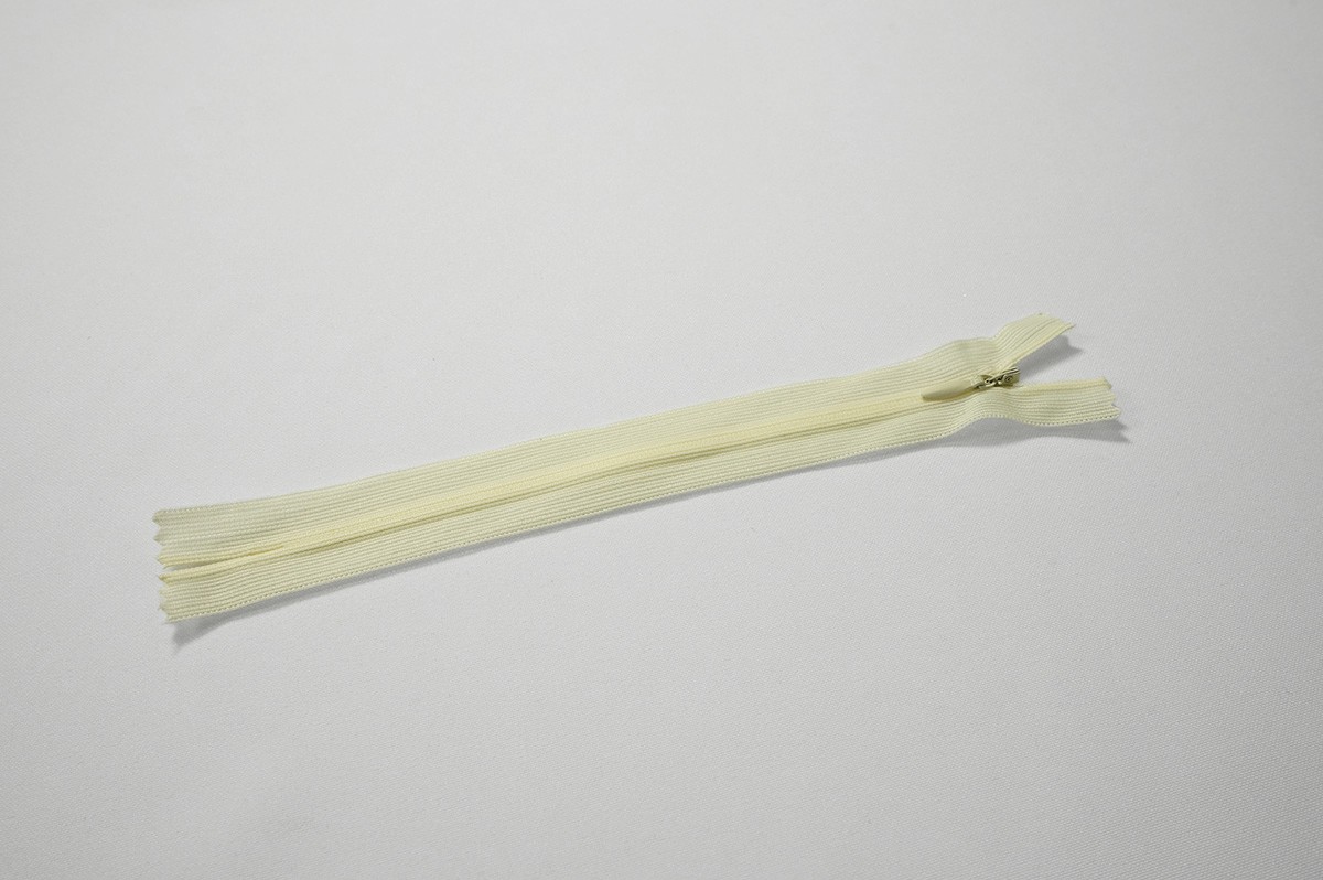 Zamek kryty - ecru, 18 cm