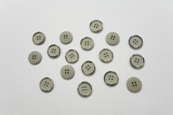 Guzik o numerze 2370, 18 mm