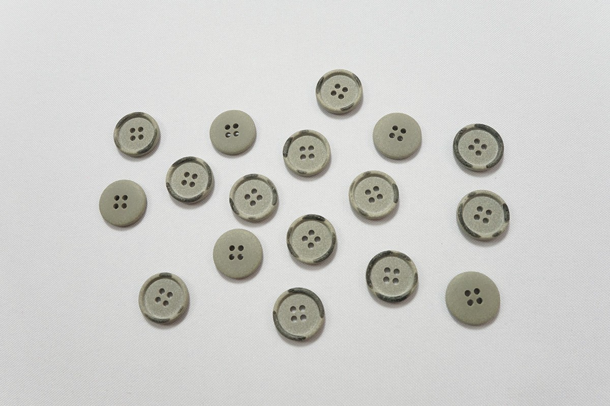Guzik o numerze 2370, 18 mm