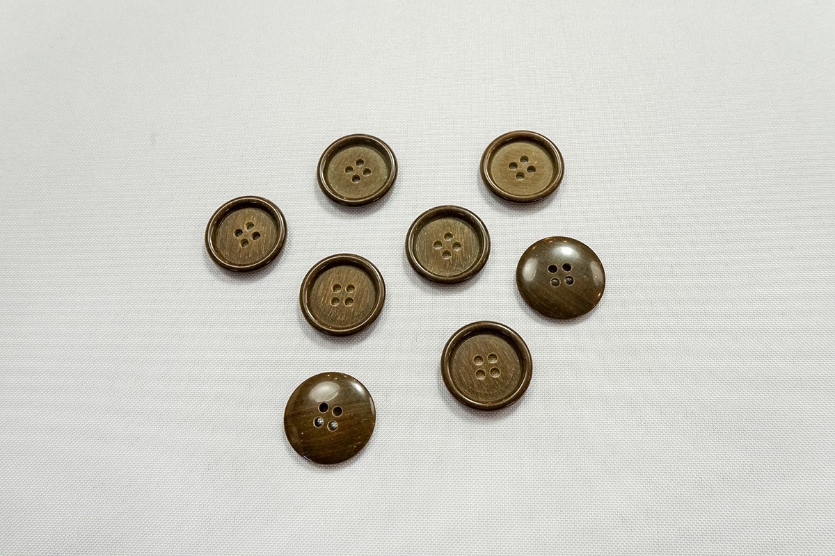 Guzik o numerze 2448, 23 mm