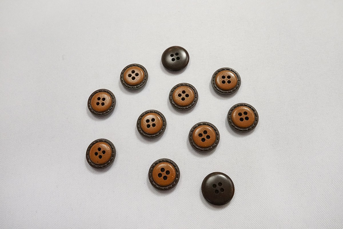 Guzik o numerze 2308, 19 mm