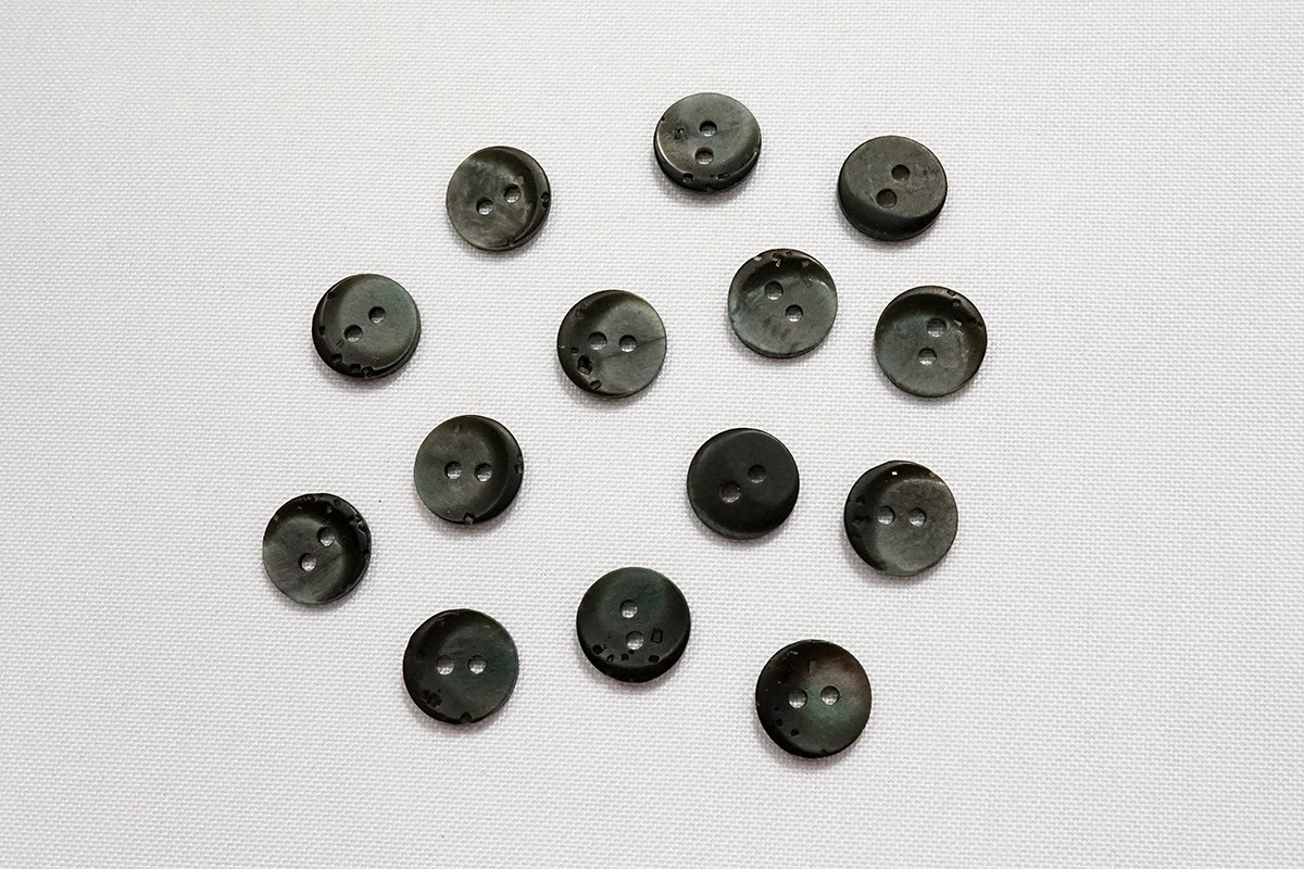 Guzik o numerze 2525, 13 mm