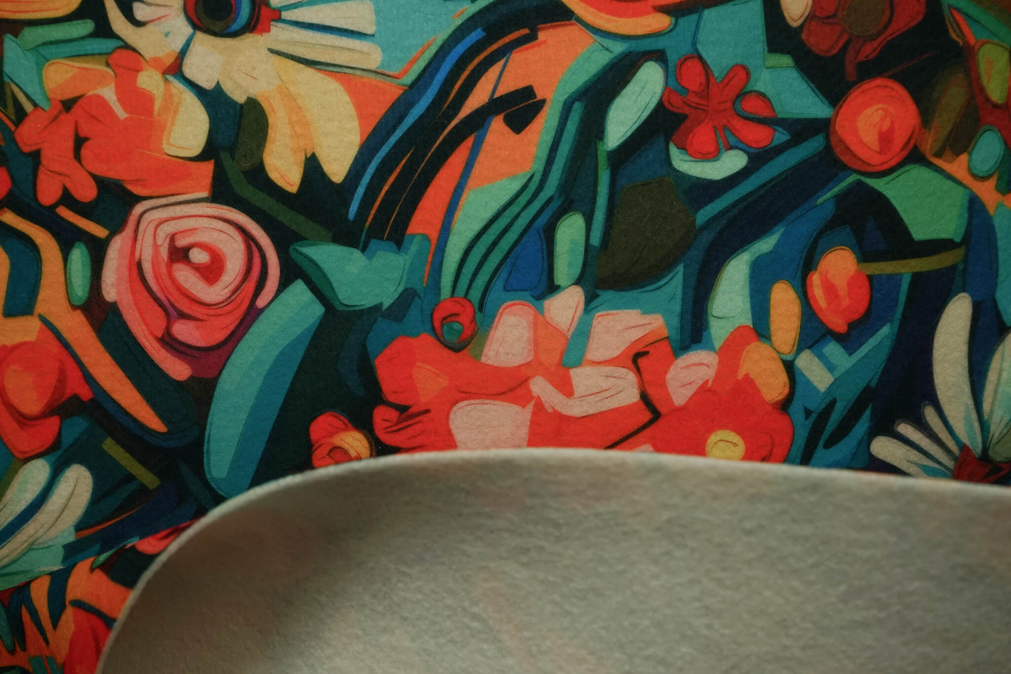 Filc drukowany – kwiaty w stylu Picasso